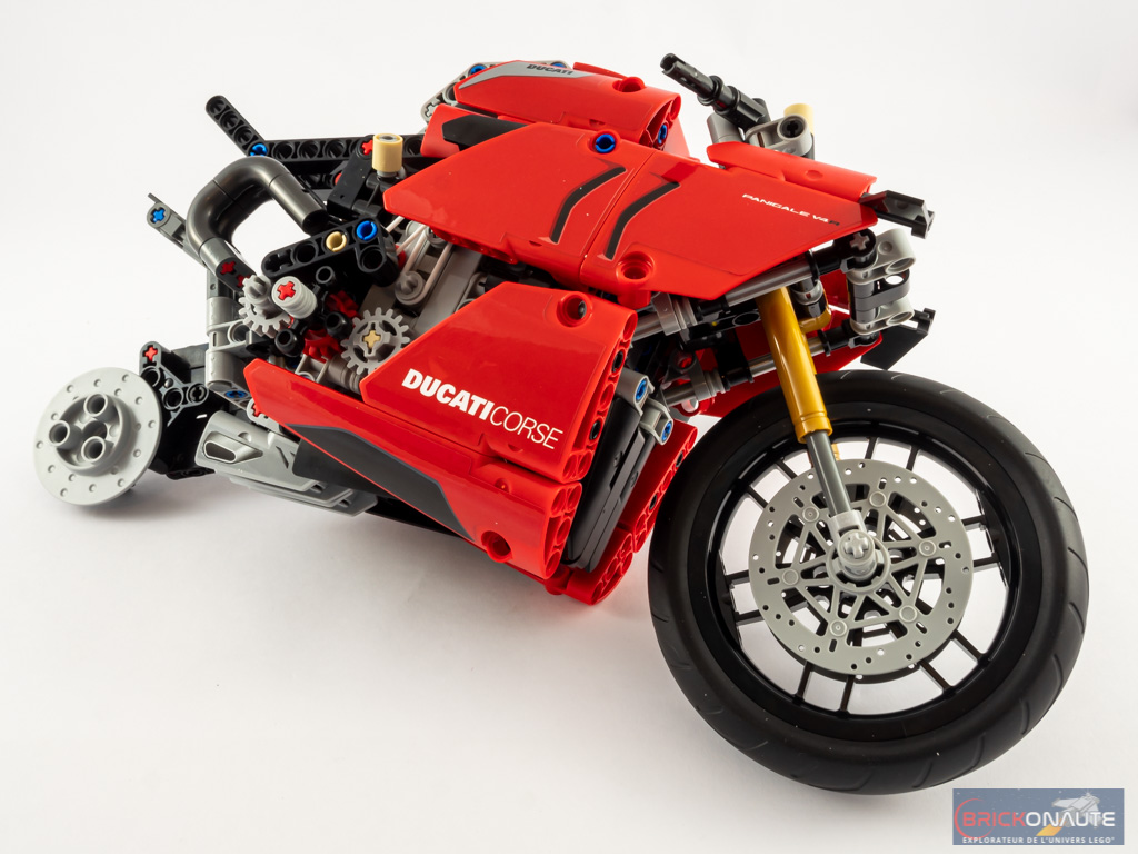 LEGO Technic Ducati Panigale V4 R Motorcycle 42107 Kit de construction –  Kit de démonstration Superbike à collectionner avec boîte de vitesses et  suspension de travail, amusant pour adultes et amateurs de