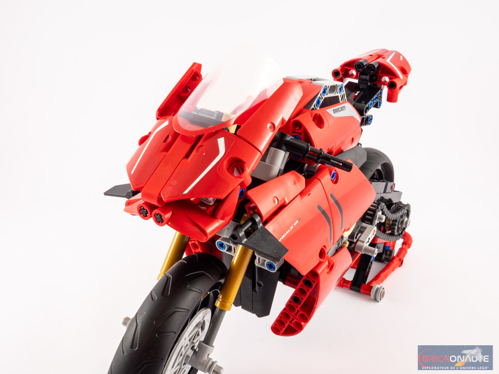 REVIEW  Test du set 42107, la Ducati Panigale V4R, meilleure moto LEGO  Technic ?! 