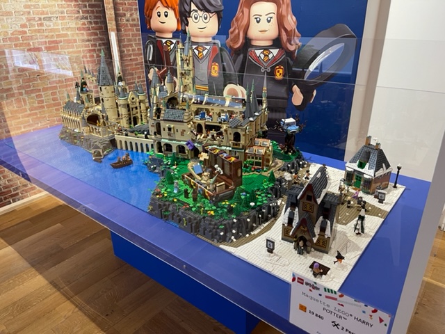 Une exposition Lego© inédite à Paris pour célébrer les 90 ans de la marque