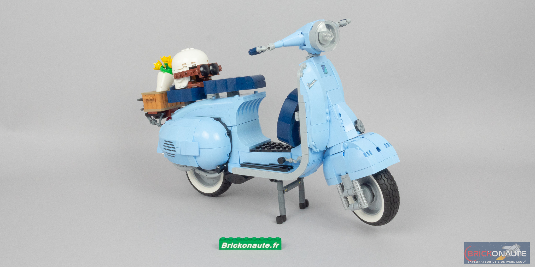 Vespa 125 (LEGO for Adults - 10298) - Review - Brickonaute